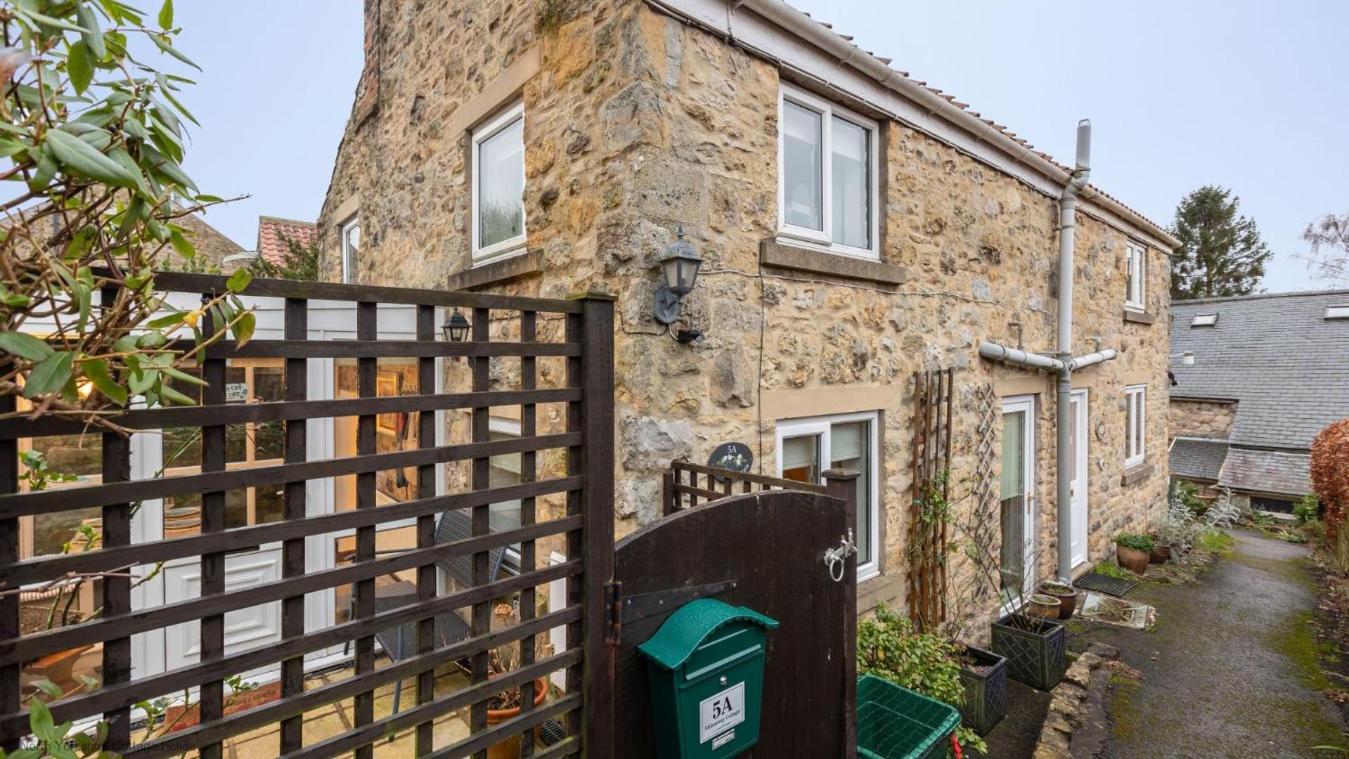 Picturesque Stone Cottage In The Heart Of North Yorkshire Village - Hideaway Cottage Eksteriør billede