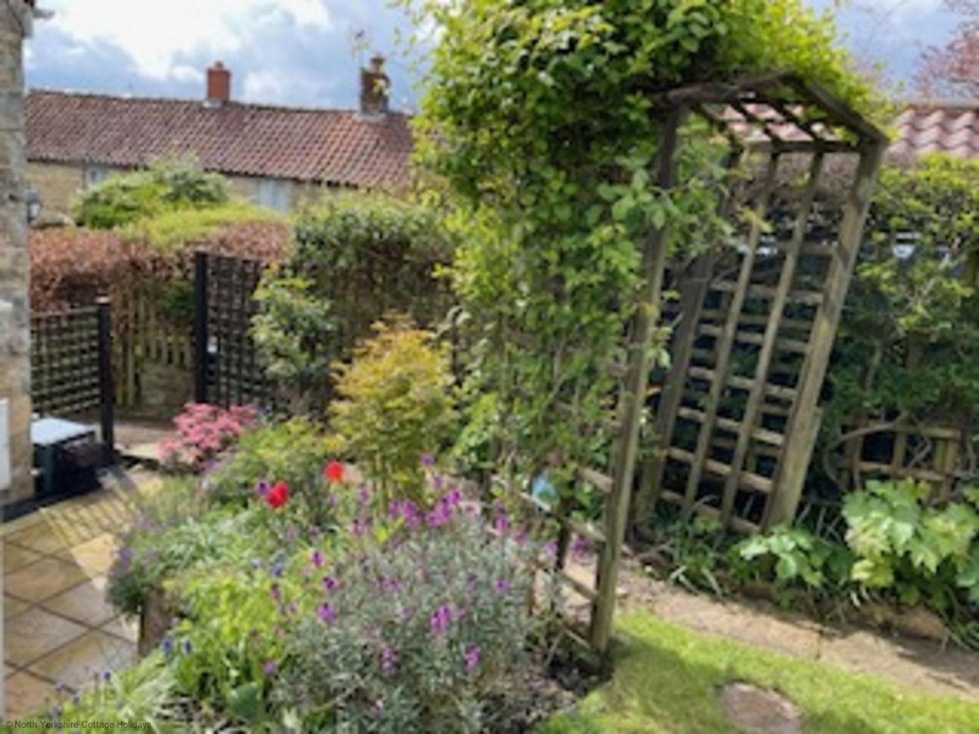 Picturesque Stone Cottage In The Heart Of North Yorkshire Village - Hideaway Cottage Eksteriør billede